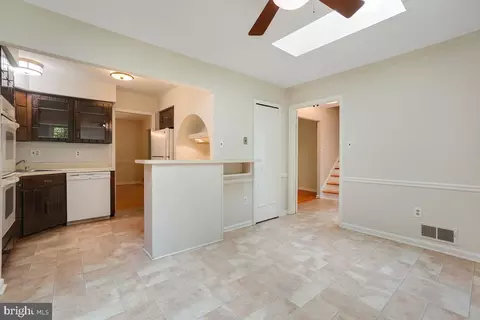 2520 Farrier Ln, Reston, VA 20191 photo 6