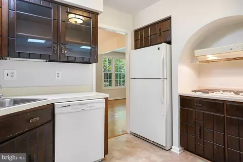 2520 Farrier Ln, Reston, VA 20191 photo 10