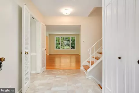 2520 Farrier Ln, Reston, VA 20191 photo 4
