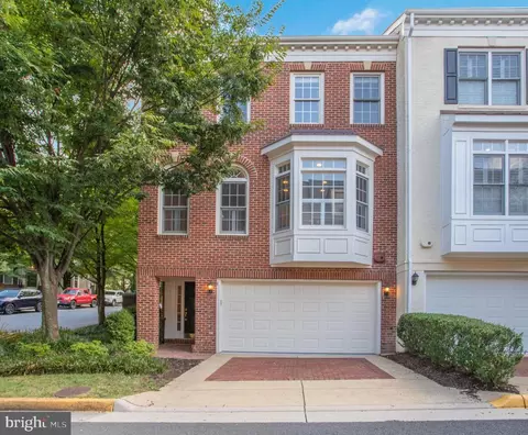 1498 Northern Neck Dr, Vienna, VA 22182