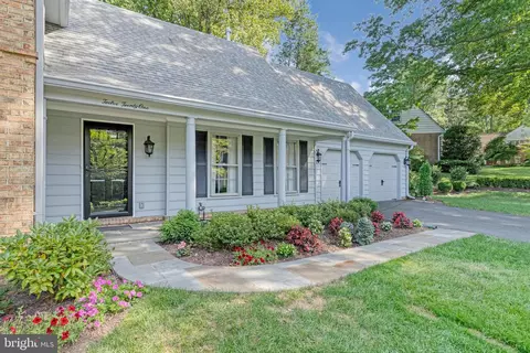 1221 Old Stable Rd, Mclean, VA 22102 photo 2