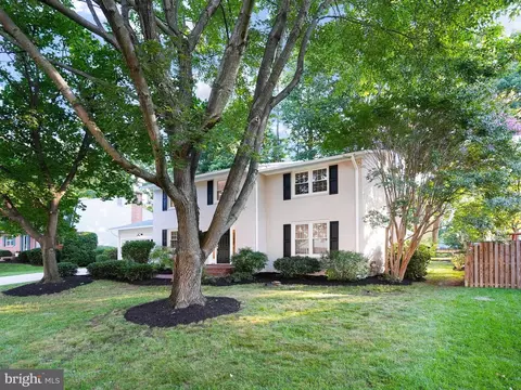 10421 Stallworth Ct, Fairfax, VA 22032