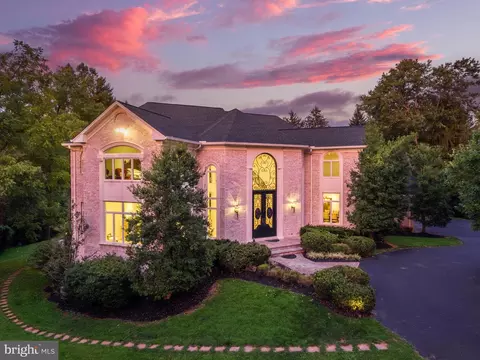 1139 Towlston Rd, Mclean, VA 22102