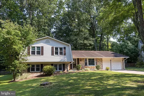 6003 Natick Ct, Burke, VA 22015