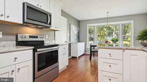 6003 Natick Ct, Burke, VA 22015 photo 14