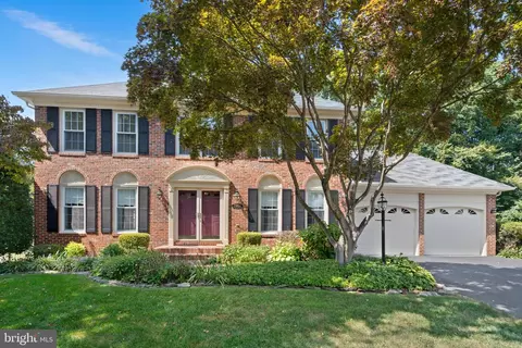 7904 Deerlee Dr, Springfield, VA 22153