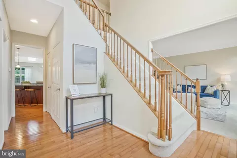 5411 Glenallen St, Springfield, VA 22151 photo 2