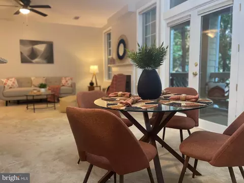 1377 Garden Wall Cir #609, Reston, VA 20194