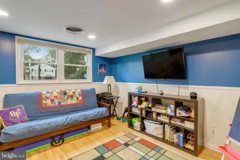 7423 Dickenson St, Springfield, VA 22150 photo 13