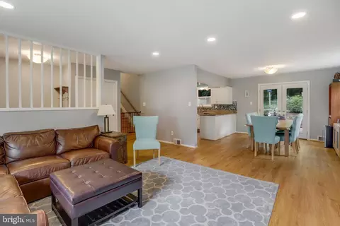 7423 Dickenson St, Springfield, VA 22150 photo 4