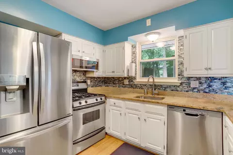 7423 Dickenson St, Springfield, VA 22150 photo 9