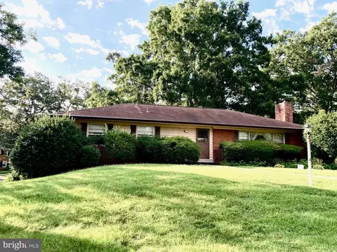 1201 Gatewood Dr, Alexandria, VA 22307