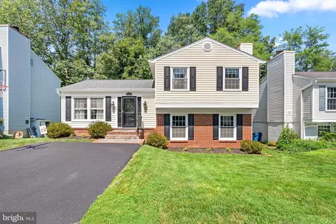 8556 Groveland Dr, Springfield, VA 22153