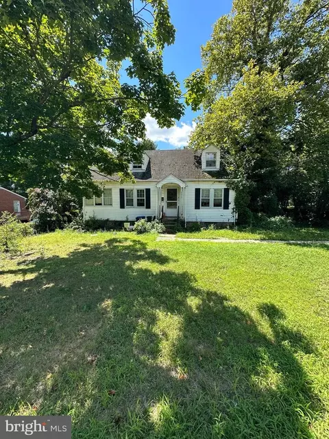 2613 Beacon Hill Rd, Alexandria, VA 22306