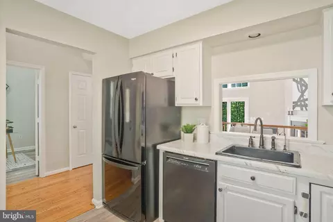 8108 Clifforest Dr, Springfield, VA 22153 photo 10