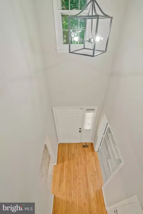 8108 Clifforest Dr, Springfield, VA 22153 photo 4