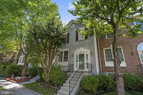 7823 Shepherd Hills Ct, Lorton, VA 22079
