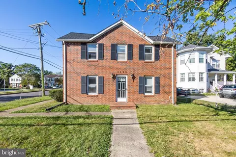 3620 Lacy Blvd, Falls Church, VA 22041