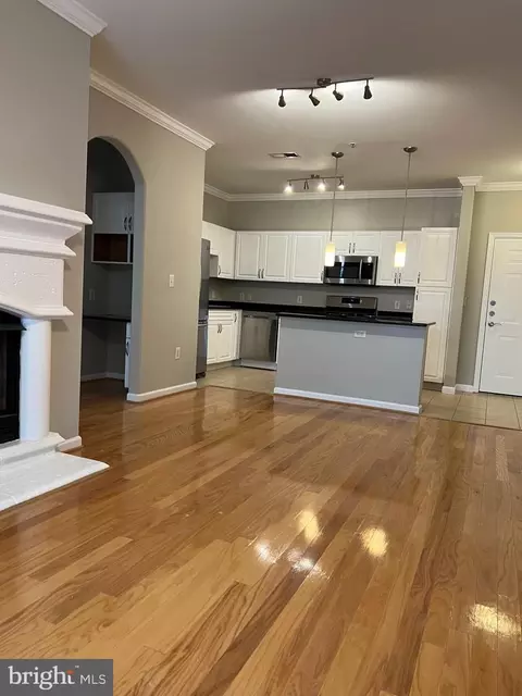 12909 Centre Park Cir #103, Herndon, VA 20171