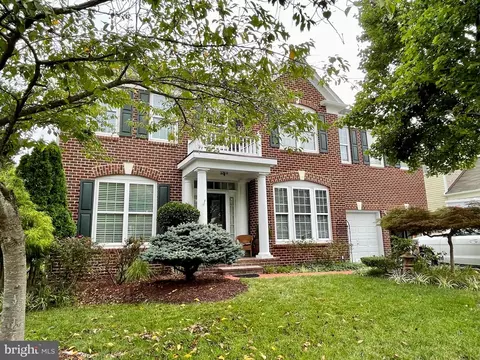 8192 Mistletoe Ln, Lorton, VA 22079