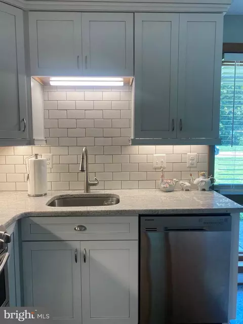 7317 Hogarth St, Springfield, VA 22151 photo 9