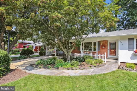 8116 Old Oaks Dr, Springfield, VA 22152 photo 5