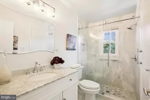 8116 Old Oaks Dr, Springfield, VA 22152 photo 25