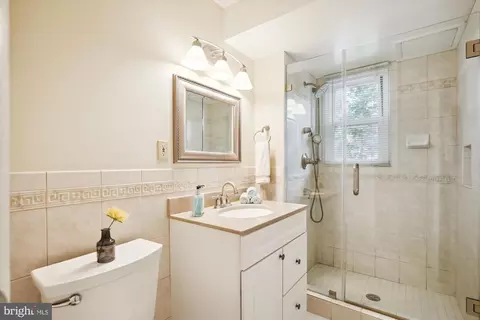 8116 Old Oaks Dr, Springfield, VA 22152 photo 36