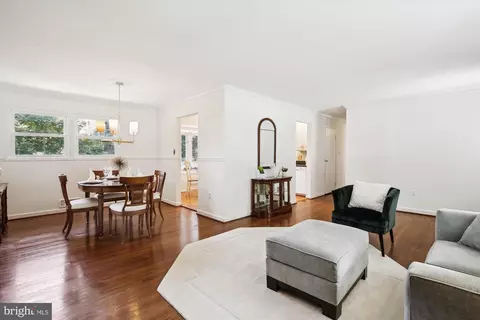 8116 Old Oaks Dr, Springfield, VA 22152 photo 13