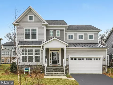 613 Tapawingo Rd SW, Vienna, VA 22180