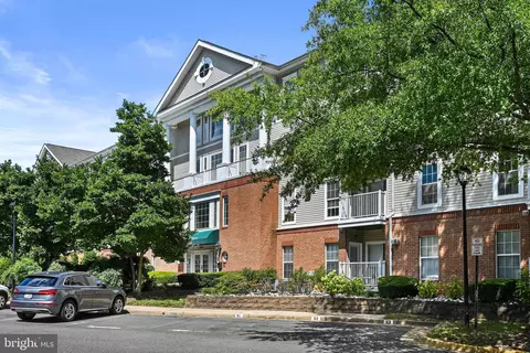 7000 Falls Reach Dr #103, Falls Church, VA 22043