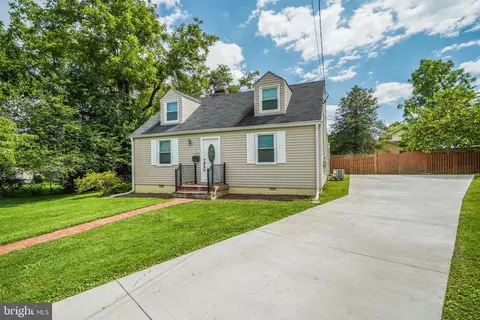 3115 Hall Ct, Falls Church, VA 22042