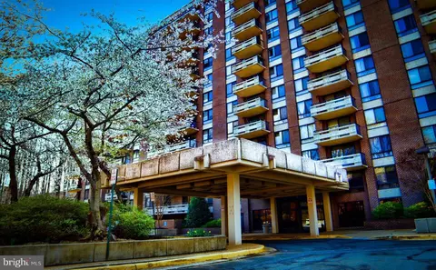 1808 Old Meadow Rd #702, Mclean, VA 22102