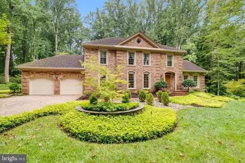 10604 Canterberry Rd, Fairfax Station, VA 22039