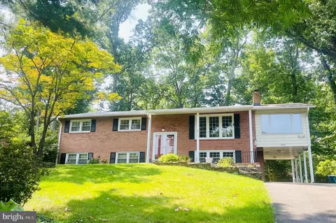 9135 Leghorn Pl, Fairfax, VA 22031