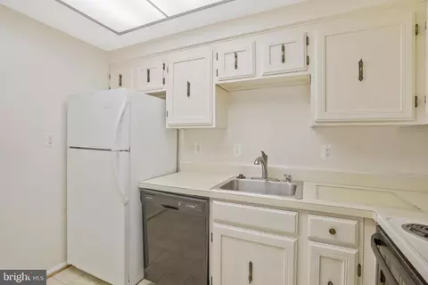 7600 Tremayne Pl #102, Mclean, VA 22102 photo 3