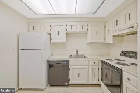 7600 Tremayne Pl #102, Mclean, VA 22102 photo 2
