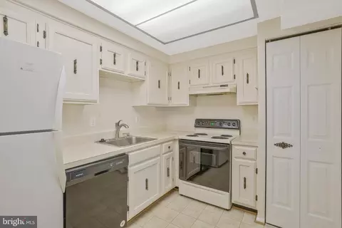 7600 Tremayne Pl #102, Mclean, VA 22102 photo 4