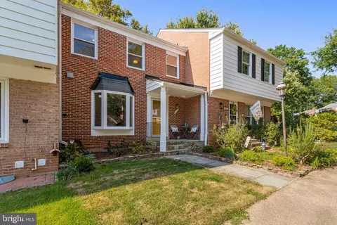5502 Beaconsfield Ct, Burke, VA 22015