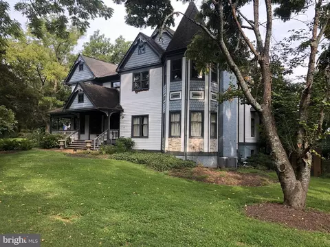 288 Windover Ave NW, Vienna, VA 22180