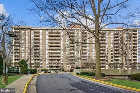 1808 Old Meadow Rd #1410, Mclean, VA 22102