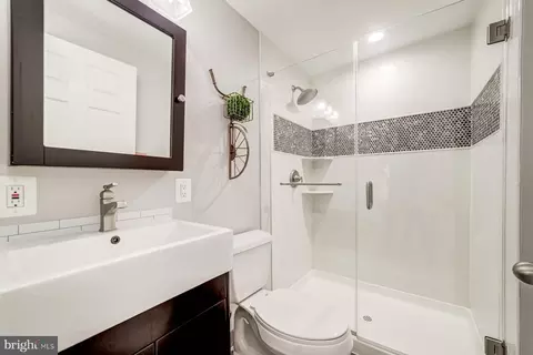 6004 Windward Dr, Burke, VA 22015 photo 4