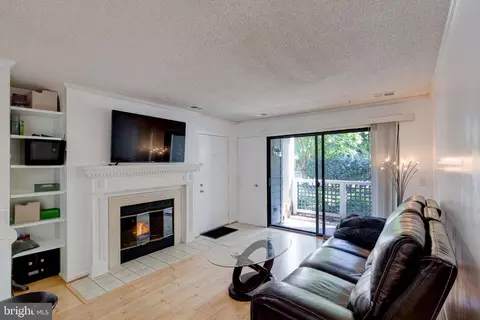 11741 Summerchase Cir #1741-A, Reston, VA 20194