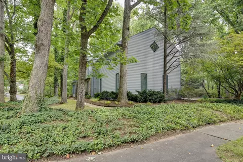 2001 Halyard Ln, Reston, VA 20191 photo 2