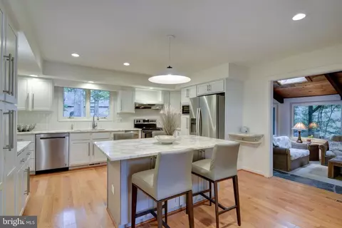2001 Halyard Ln, Reston, VA 20191 photo 11