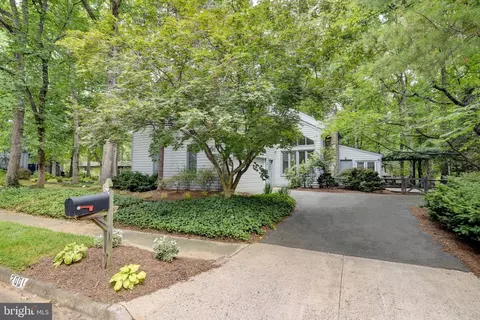 2001 Halyard Ln, Reston, VA 20191 photo 4