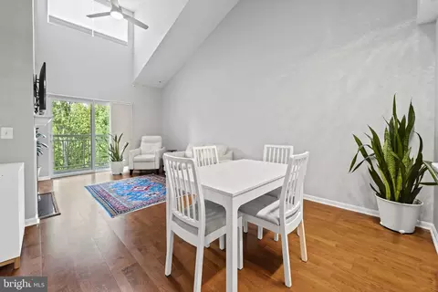 9490 Virginia Center Blvd #429, Vienna, VA 22181