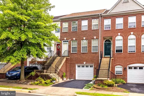 6601 Patent Parish Ln, Alexandria, VA 22315
