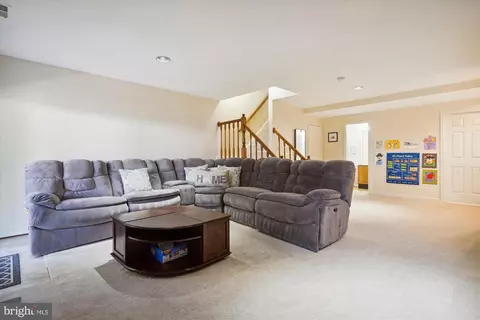 8892 Eagle Rock Ln, Springfield, VA 22153 photo 15