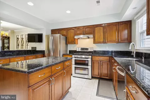 8892 Eagle Rock Ln, Springfield, VA 22153 photo 5